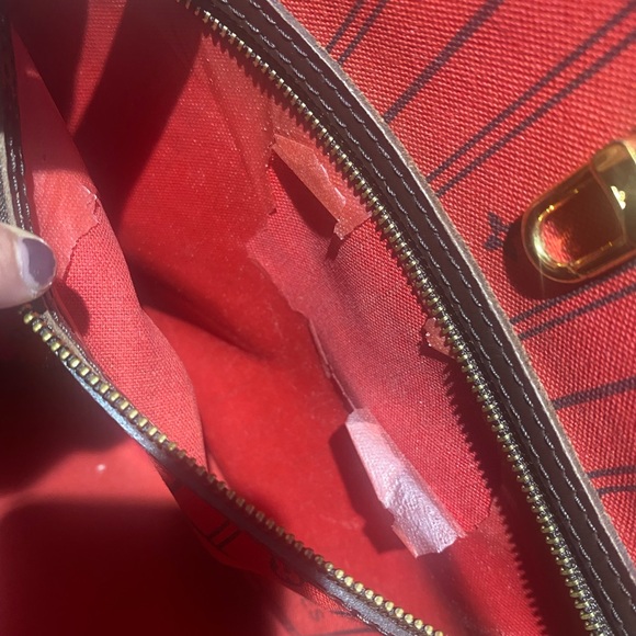 Louis Vuitton Neverfull MM - Picture 8 of 12